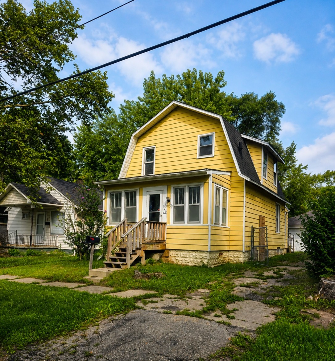 920 Huron Street, Flint, MI -- exterior view